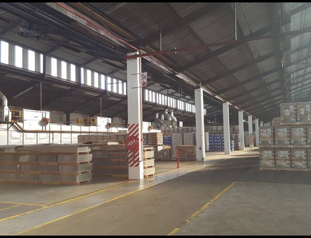 10,500M² FACTORY FOR SALE IN BELLVILLE CENTRAL